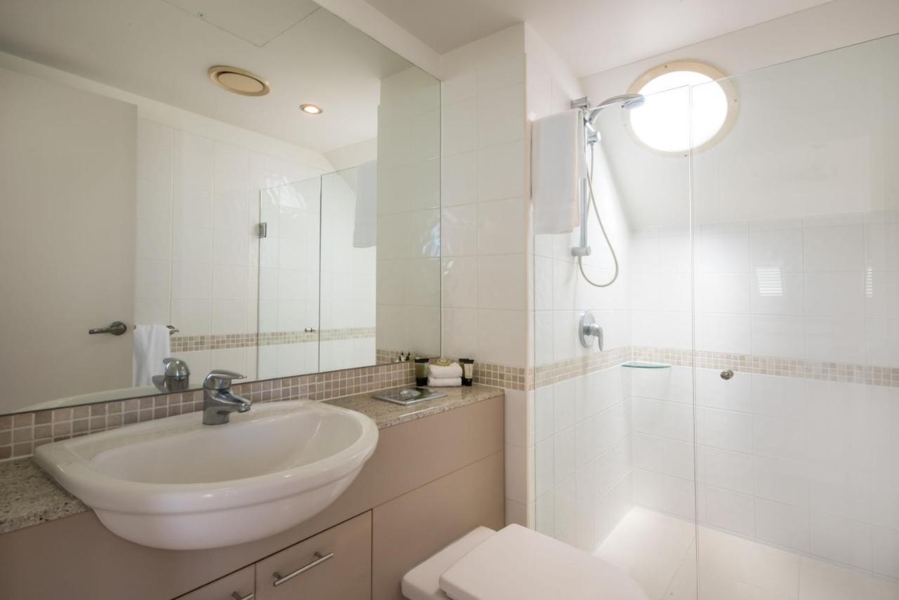 Three-Bedroom Top Floor Penthouse Ocean View Spa Bath