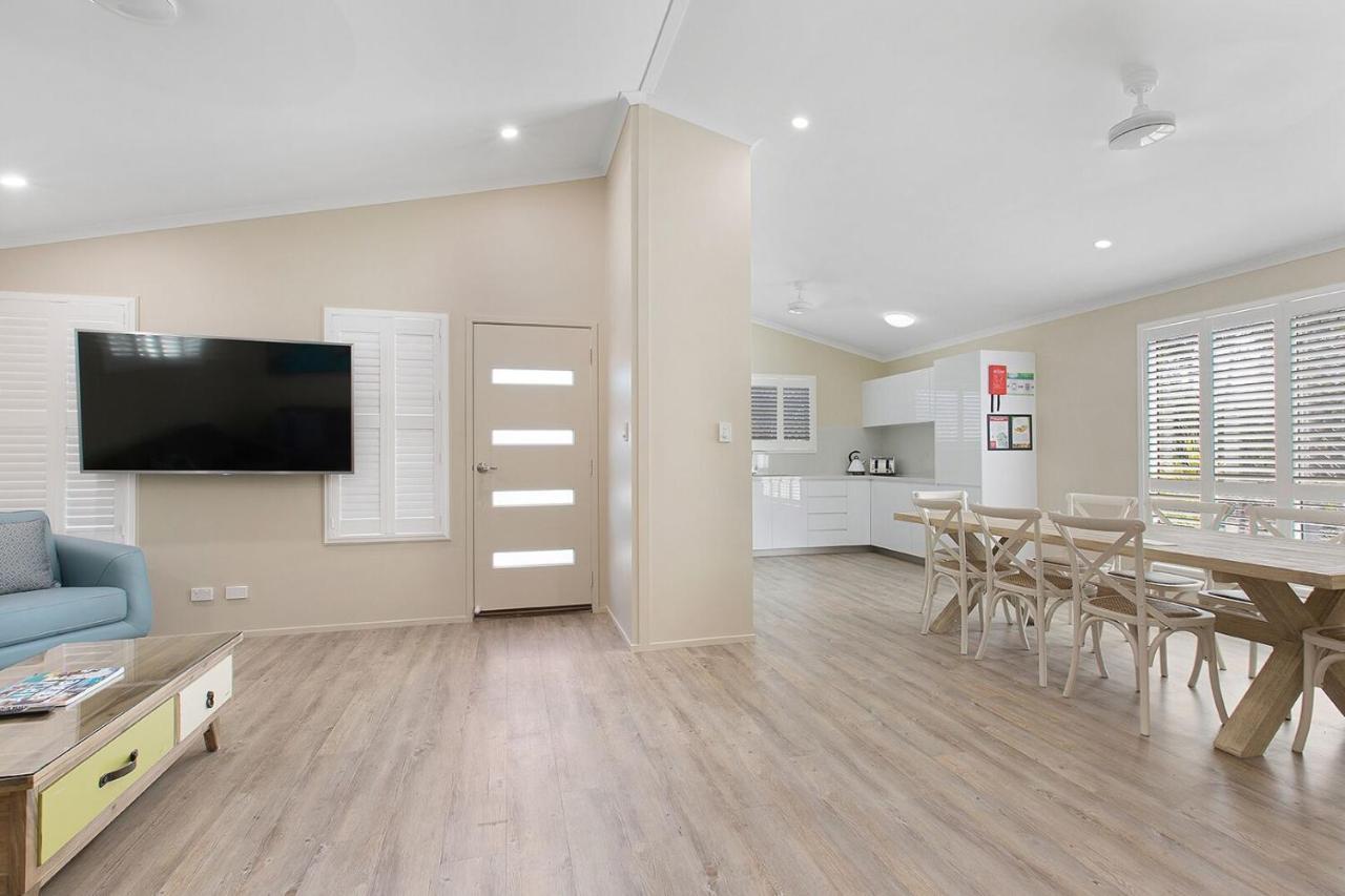 Two-Bedroom Bungalow,947857756:JPEG